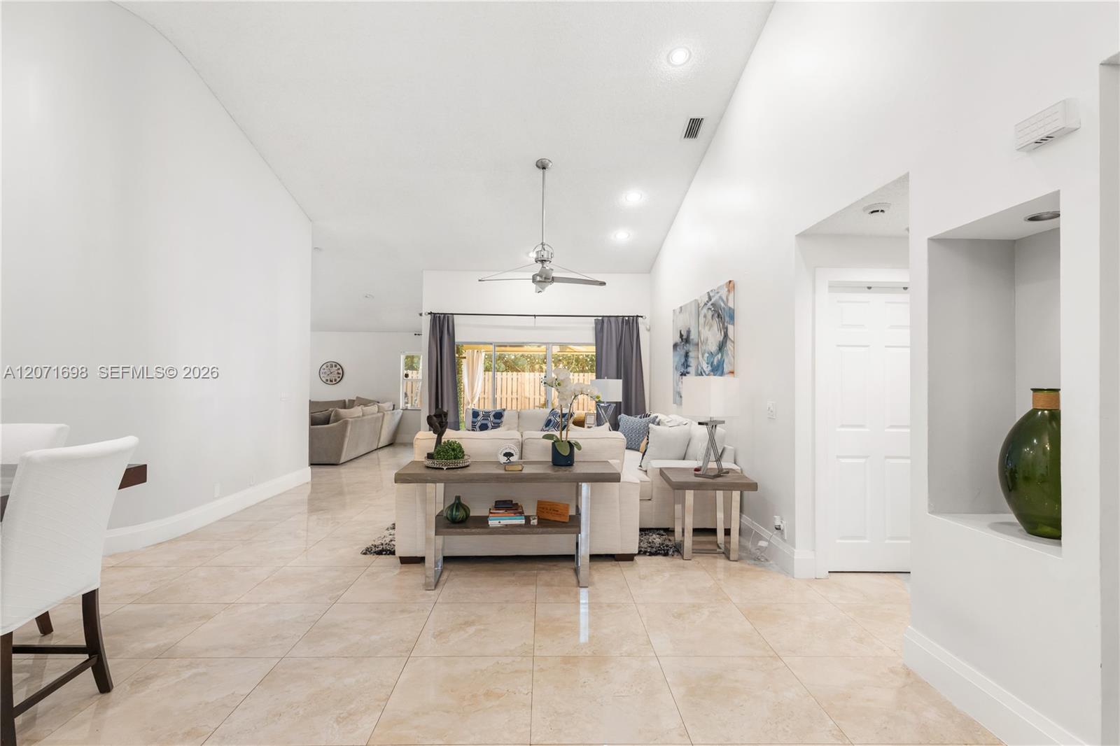 7101 NW 44th Ln — Photo 4