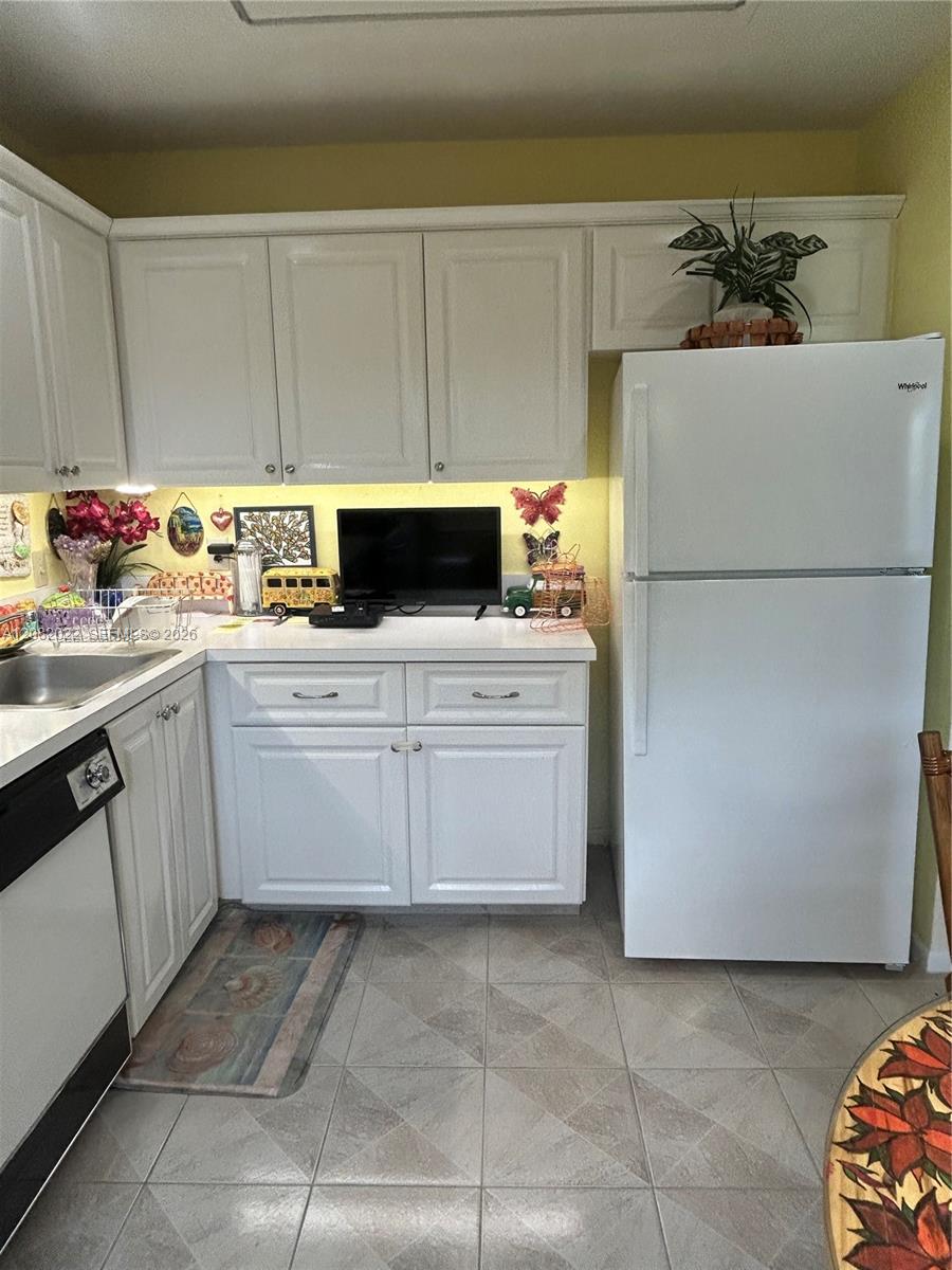 9205 Pecky Cypress Ln # 8F — Photo 4