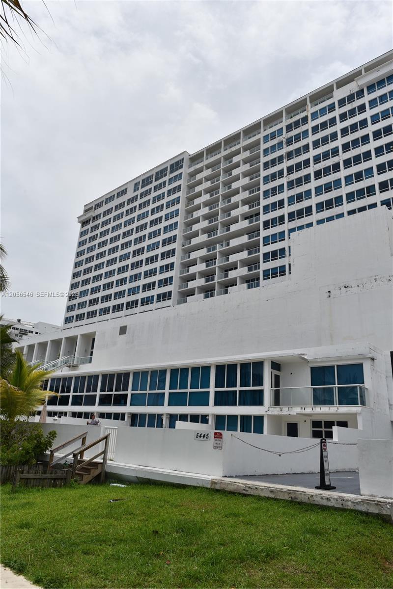 5555 Collins Ave # 8K View 2