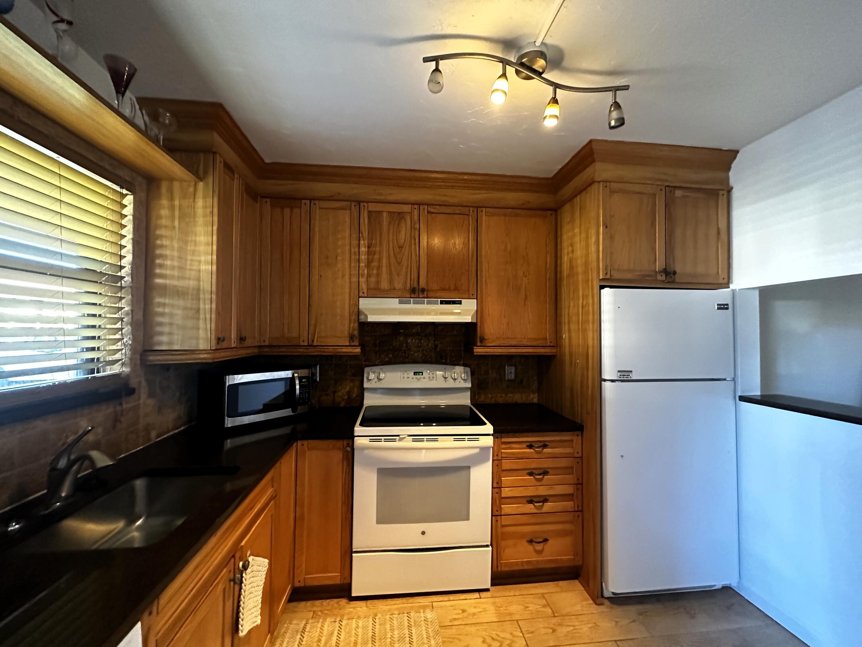 21904 Lake Forest Circle # 106 — Photo 4