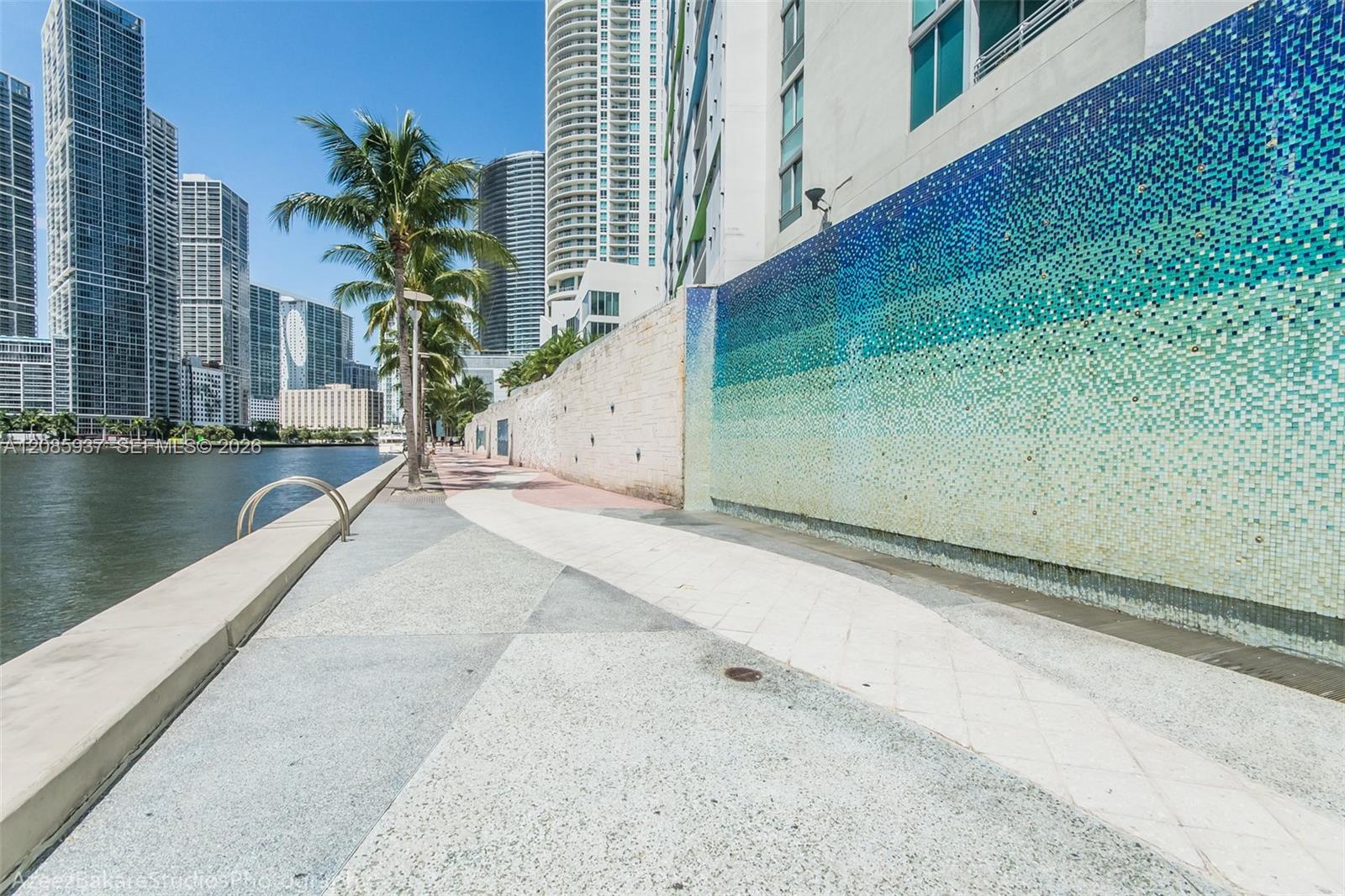 325 S Biscayne Blvd # 2114 — Photo 3