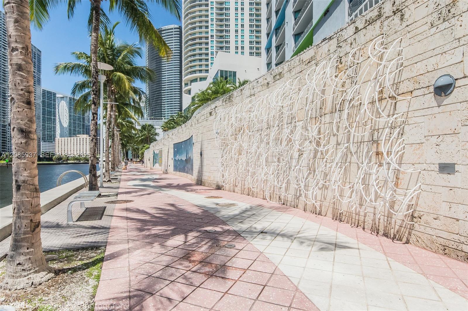 325 S Biscayne Blvd # 2114 — Photo 4
