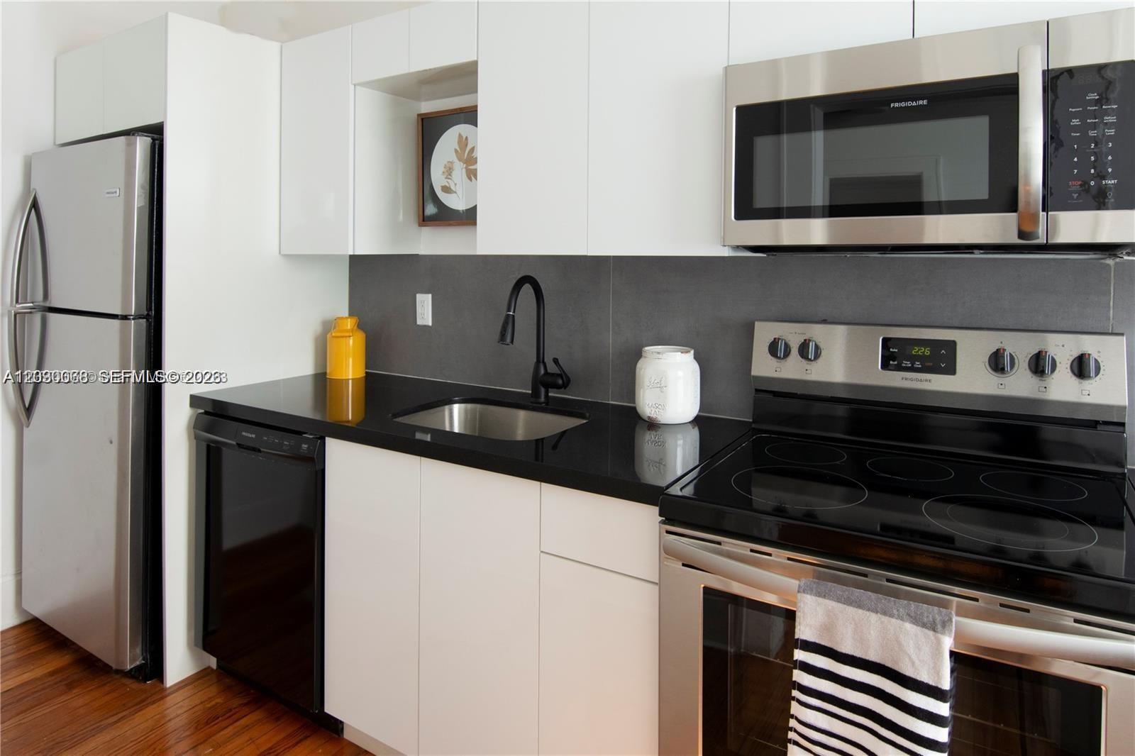 124 Mendoza Ave # 9, Coral Gables FL 33134