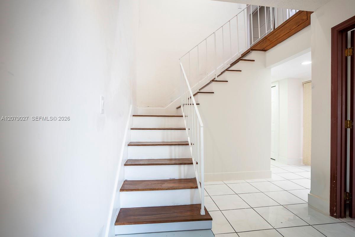 14295 Kendale Lakes Cir — Photo 3