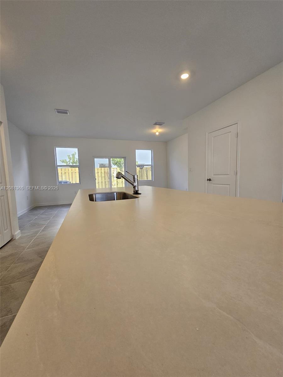1175 SE 1 st # 0 — Photo 2