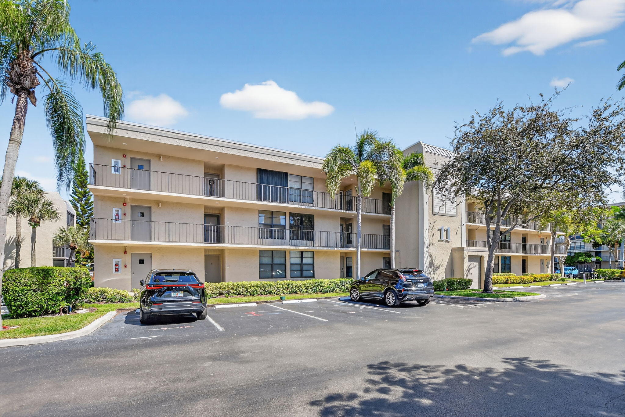 11 ROYAL PALM Way # 3040, Boca Raton FL 33432