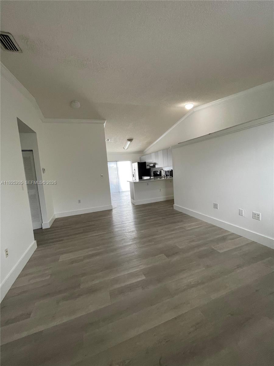 3375 W 76th St # 211, Hialeah FL 33018