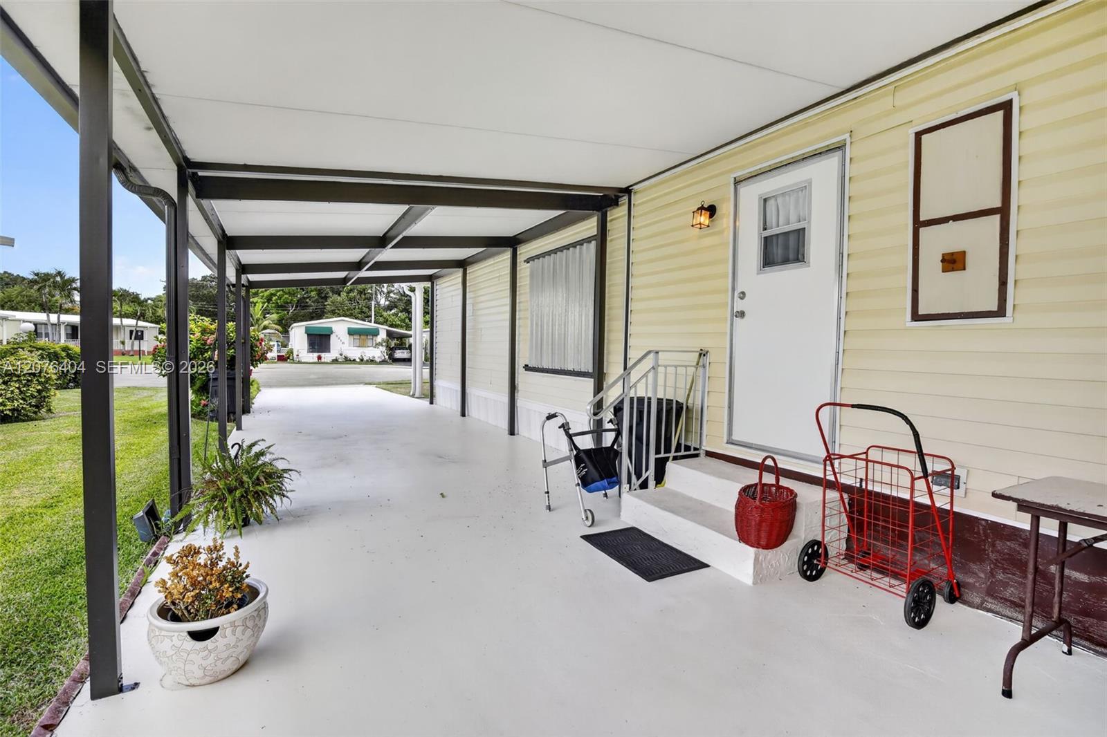 5211 SW 29th Ter — Photo 5
