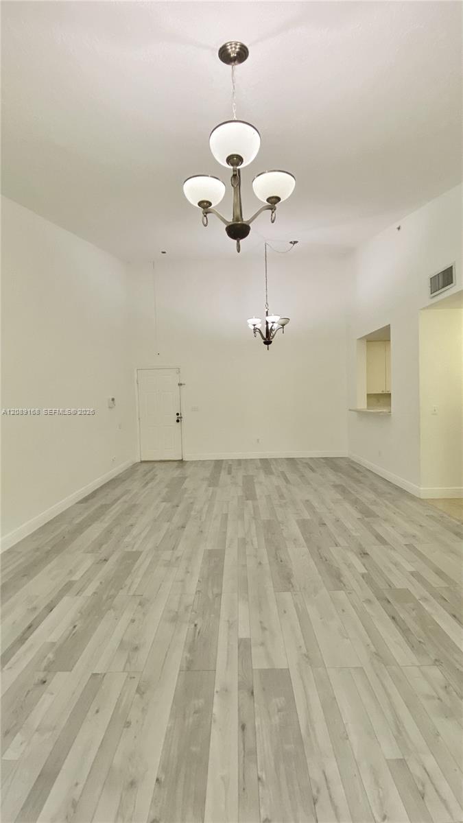 2941 Riverside Dr # 304 — Photo 2