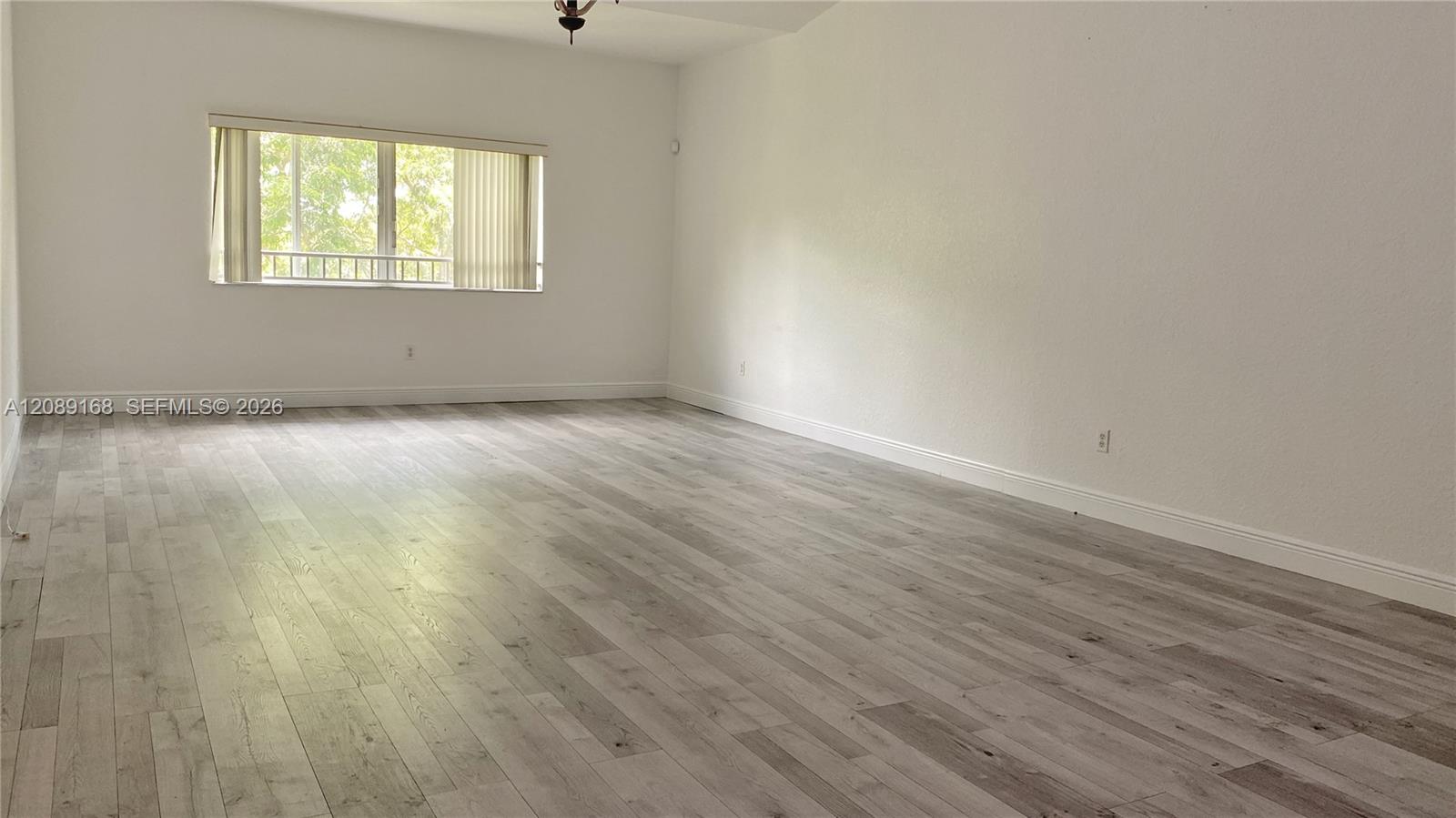 2941 Riverside Dr # 304 — Photo 3
