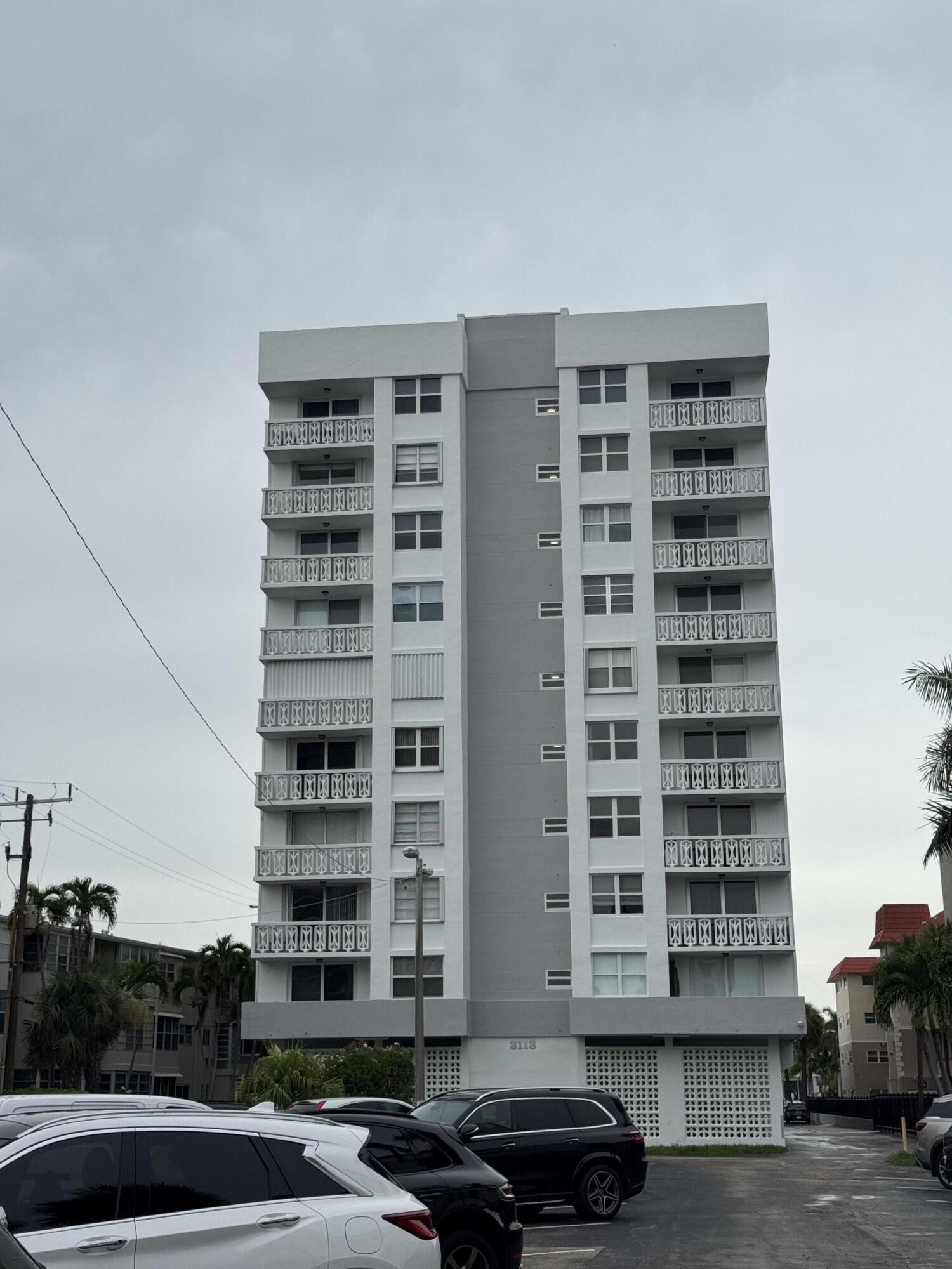 3113 S OCEAN Drive # 209, Hallandale Beach FL 33009