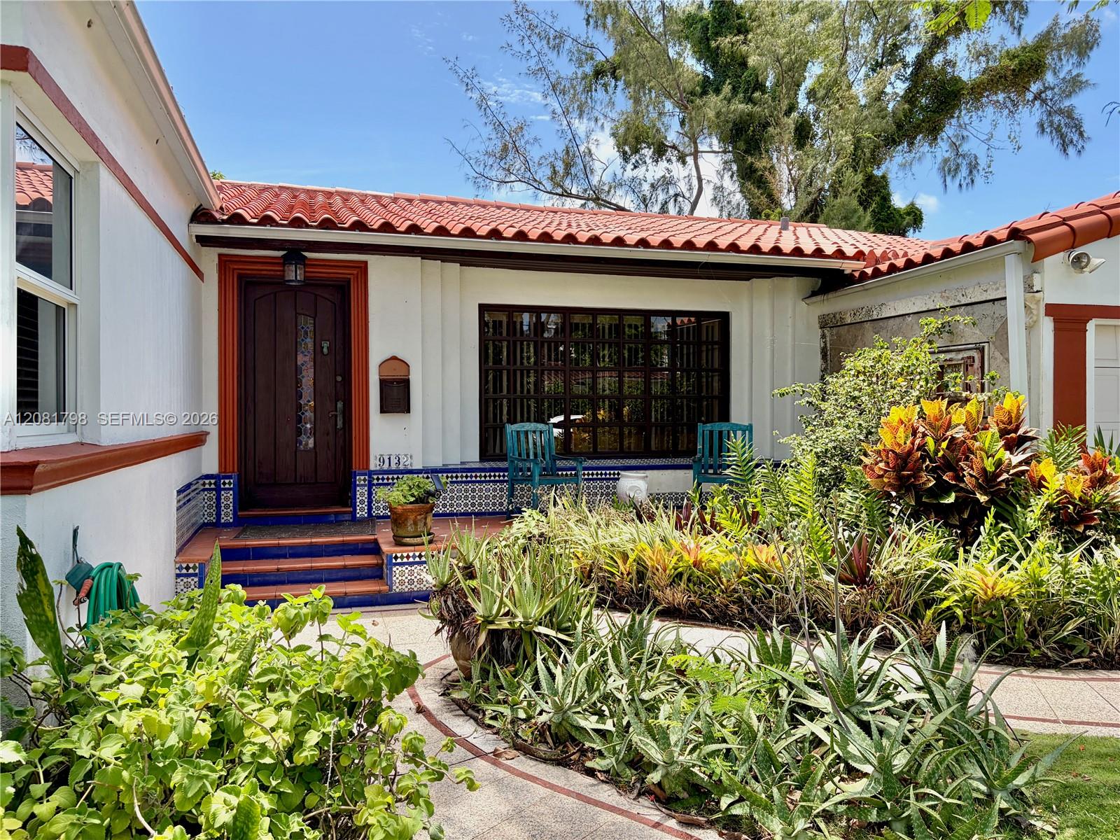 9132 Byron Ave — Photo 3