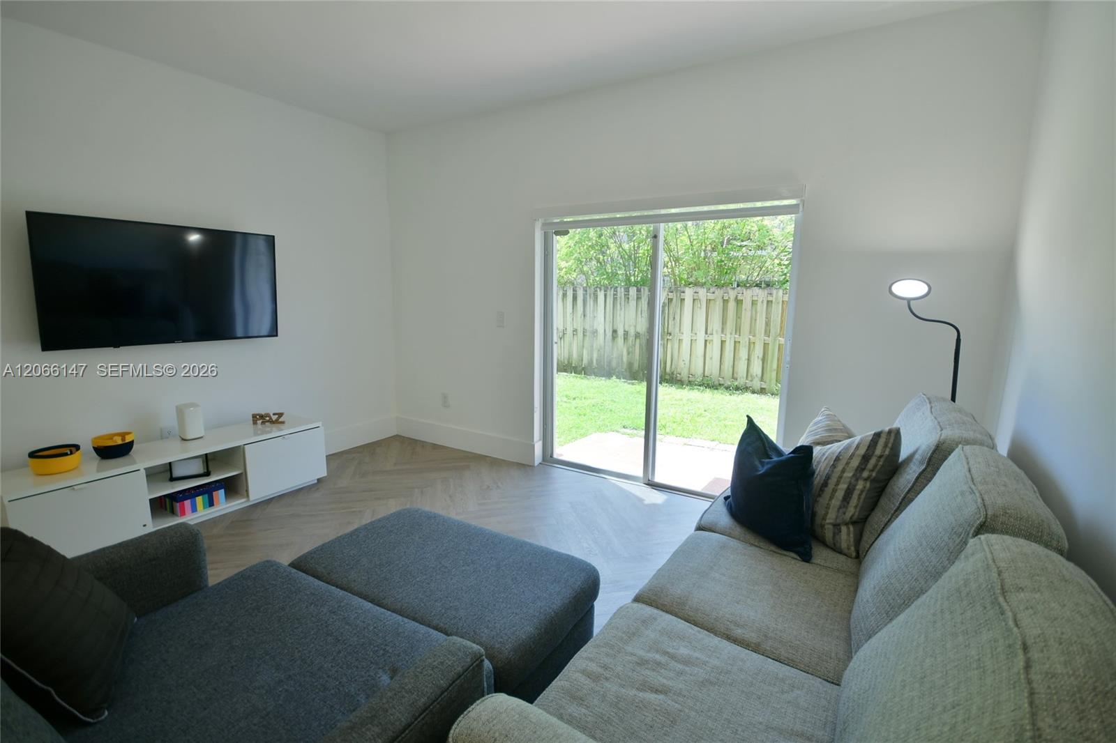 10026 Hammocks Blvd # 6 — Photo 2
