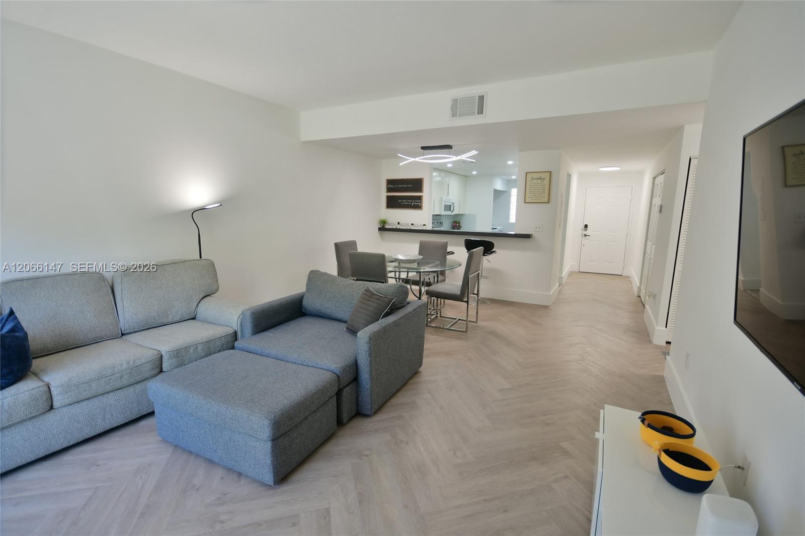 10026 Hammocks Blvd # 6 — Photo 3