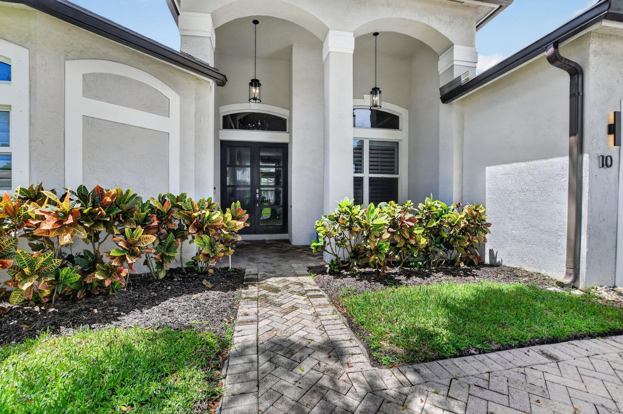 10 LAKE EDEN Drive — Photo 3