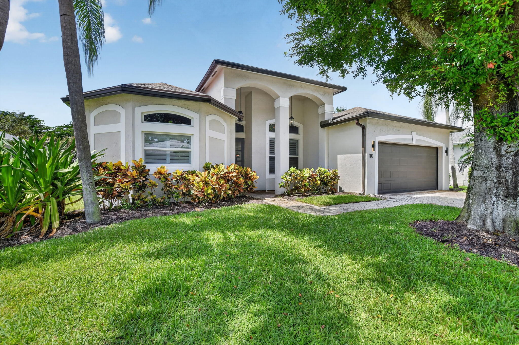 10 LAKE EDEN Drive — Photo 2