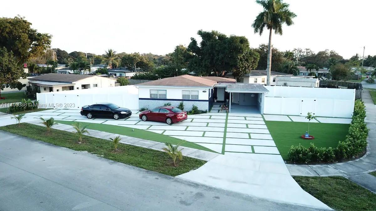 3240 SW 17th Street, Fort Lauderdale FL 33312
