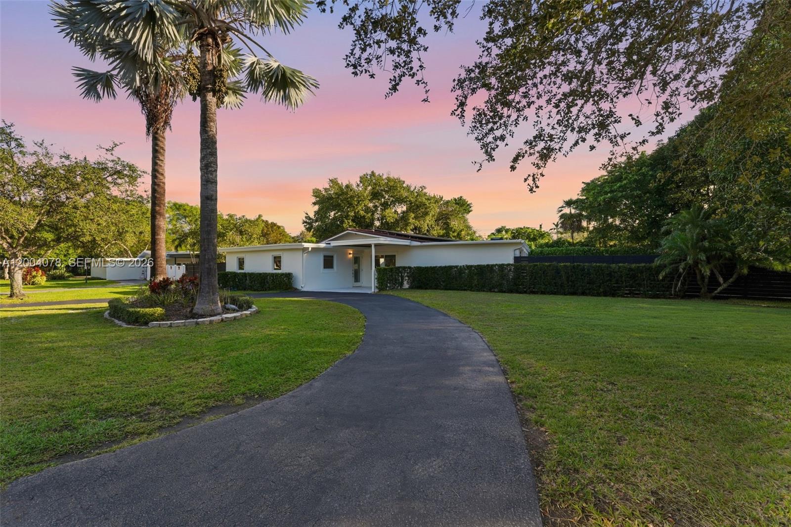 13225 SW 83rd Ct, Pinecrest FL 33156