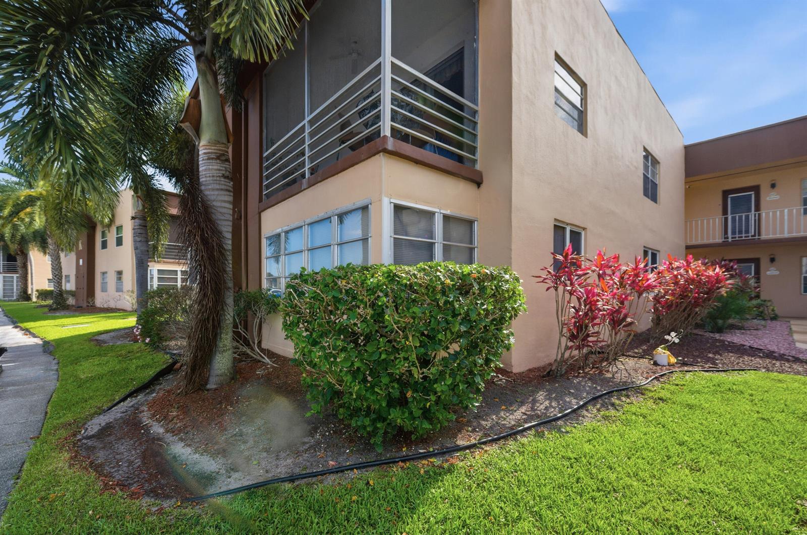519 Burgundy K, Delray Beach FL 33484