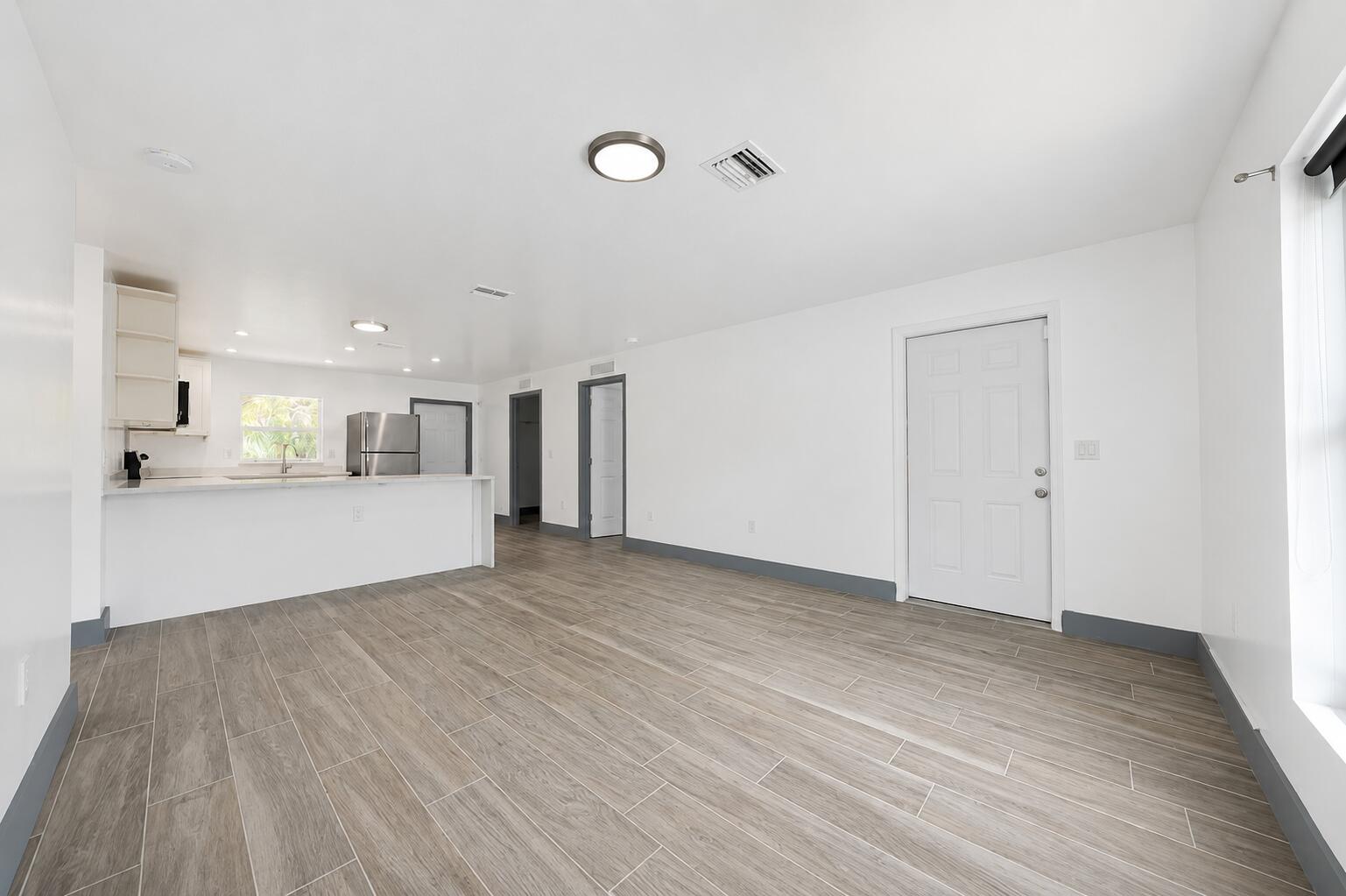 6234 NW 19th Court — Photo 3