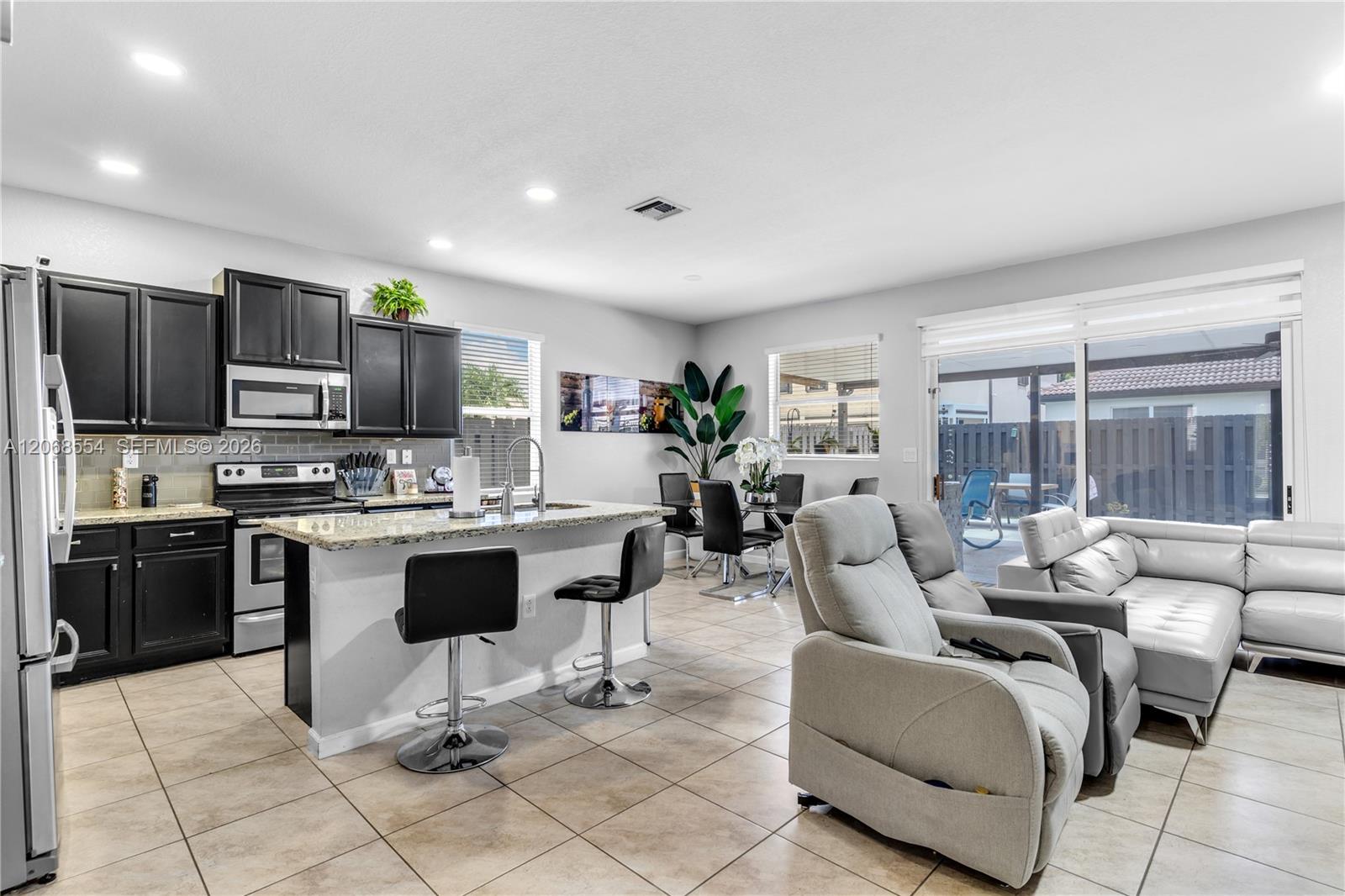 4189 NE 20th St View 12