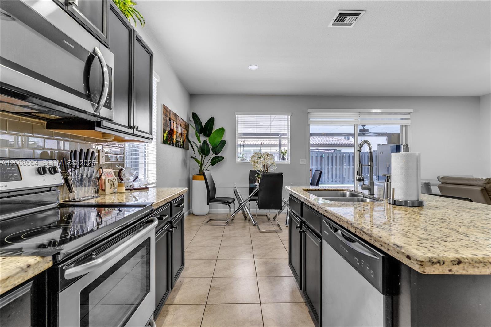 4189 NE 20th St View 13