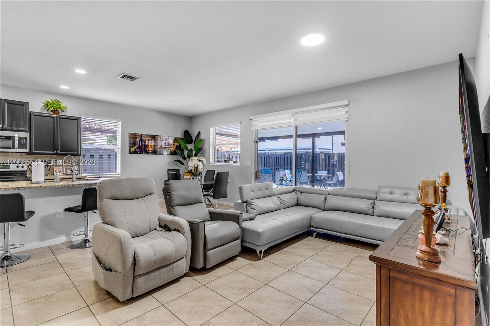 4189 NE 20th St View 6