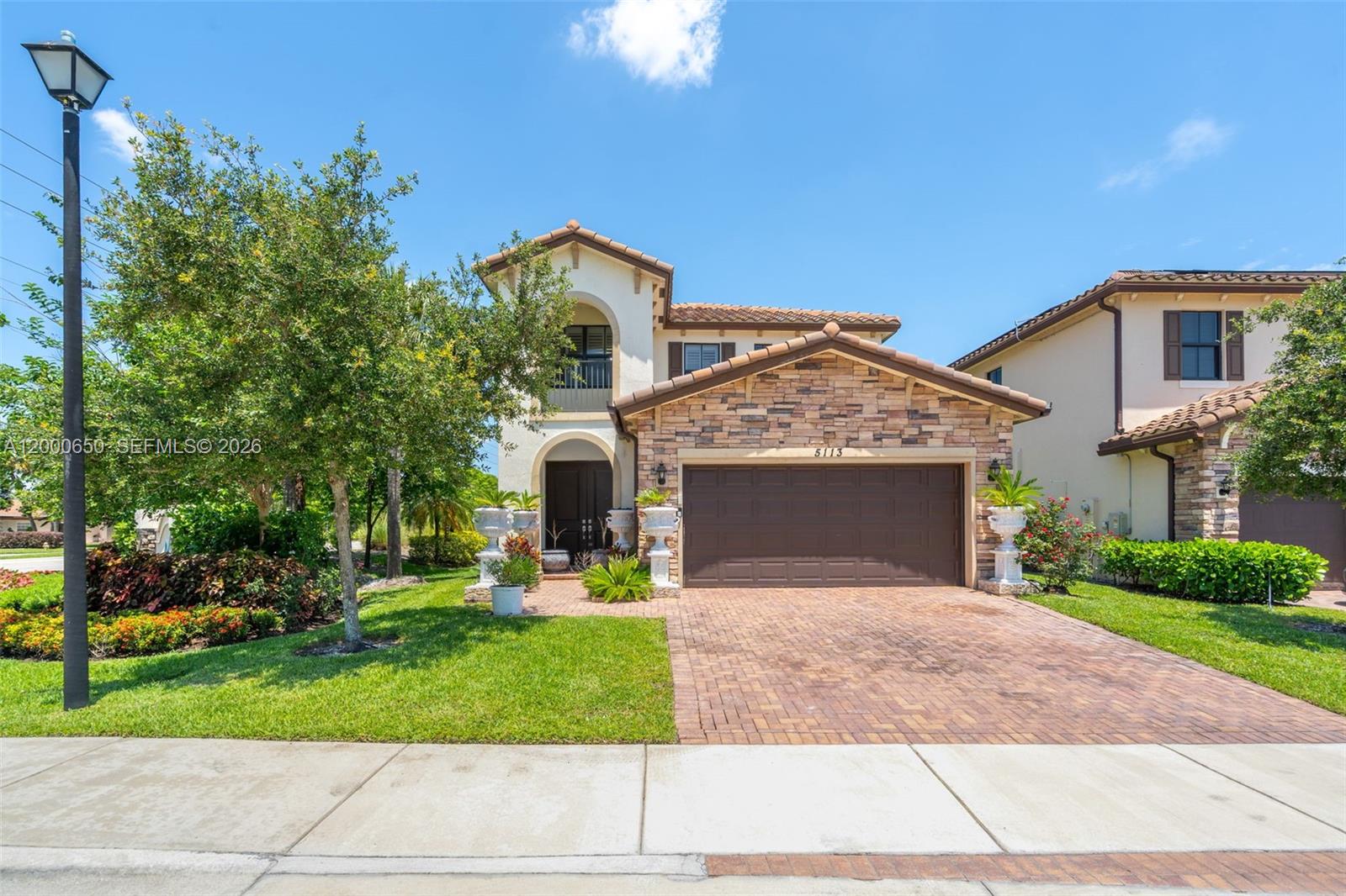 5113 NW 52nd St, Tamarac FL 33319
