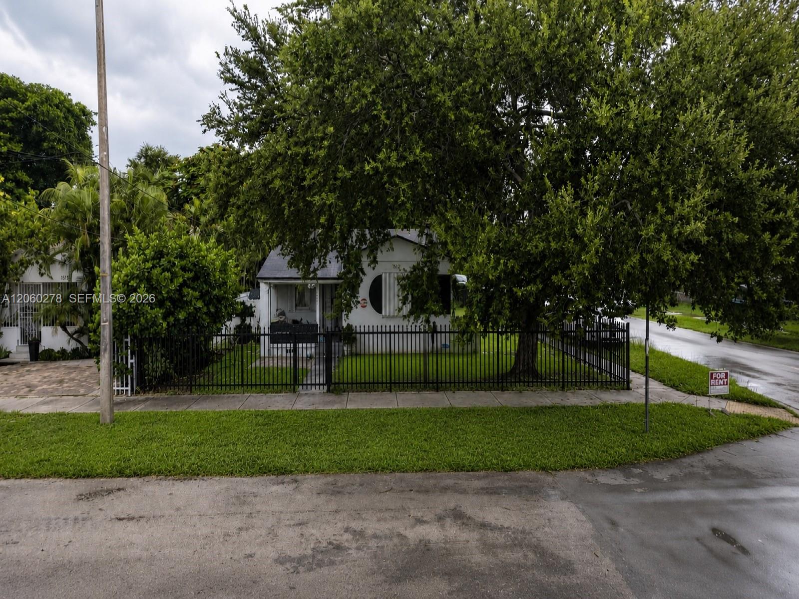 1501 NW 42nd St, Miami FL 33142