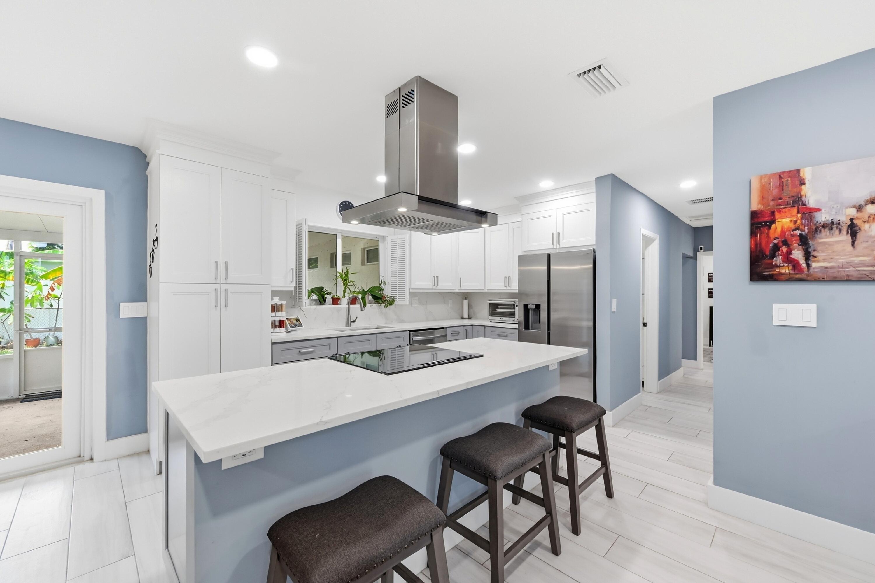 141 SE 8th Street — Photo 3