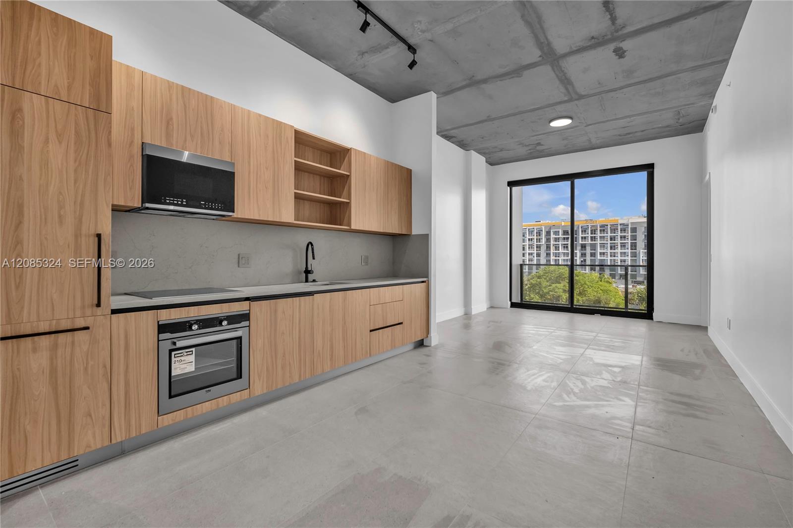 91 NW 27th St # 201 — Photo 3