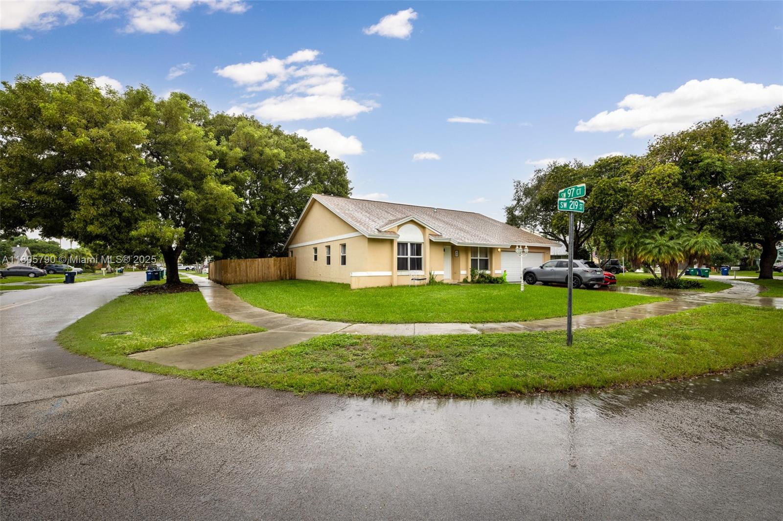 9730 SW 219th St, Cutler Bay FL 33190