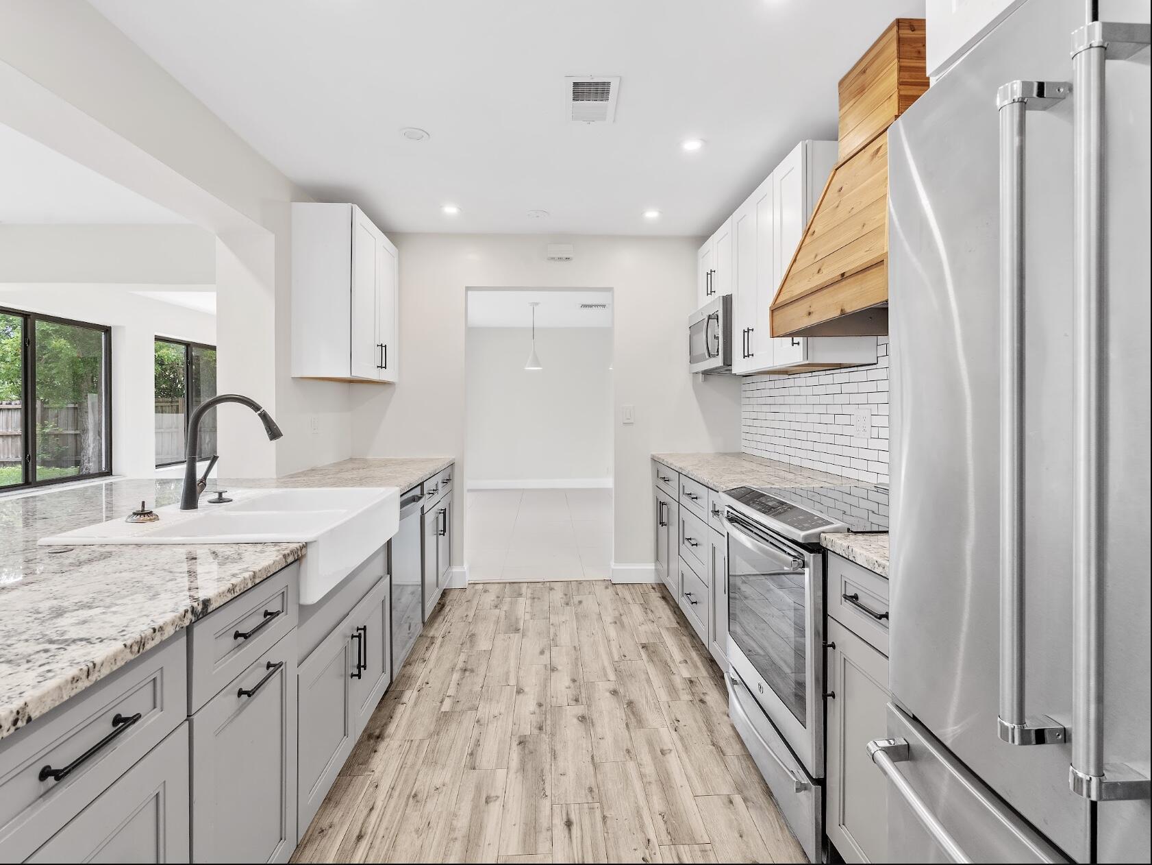 909 SE 14TH Drive — Photo 5