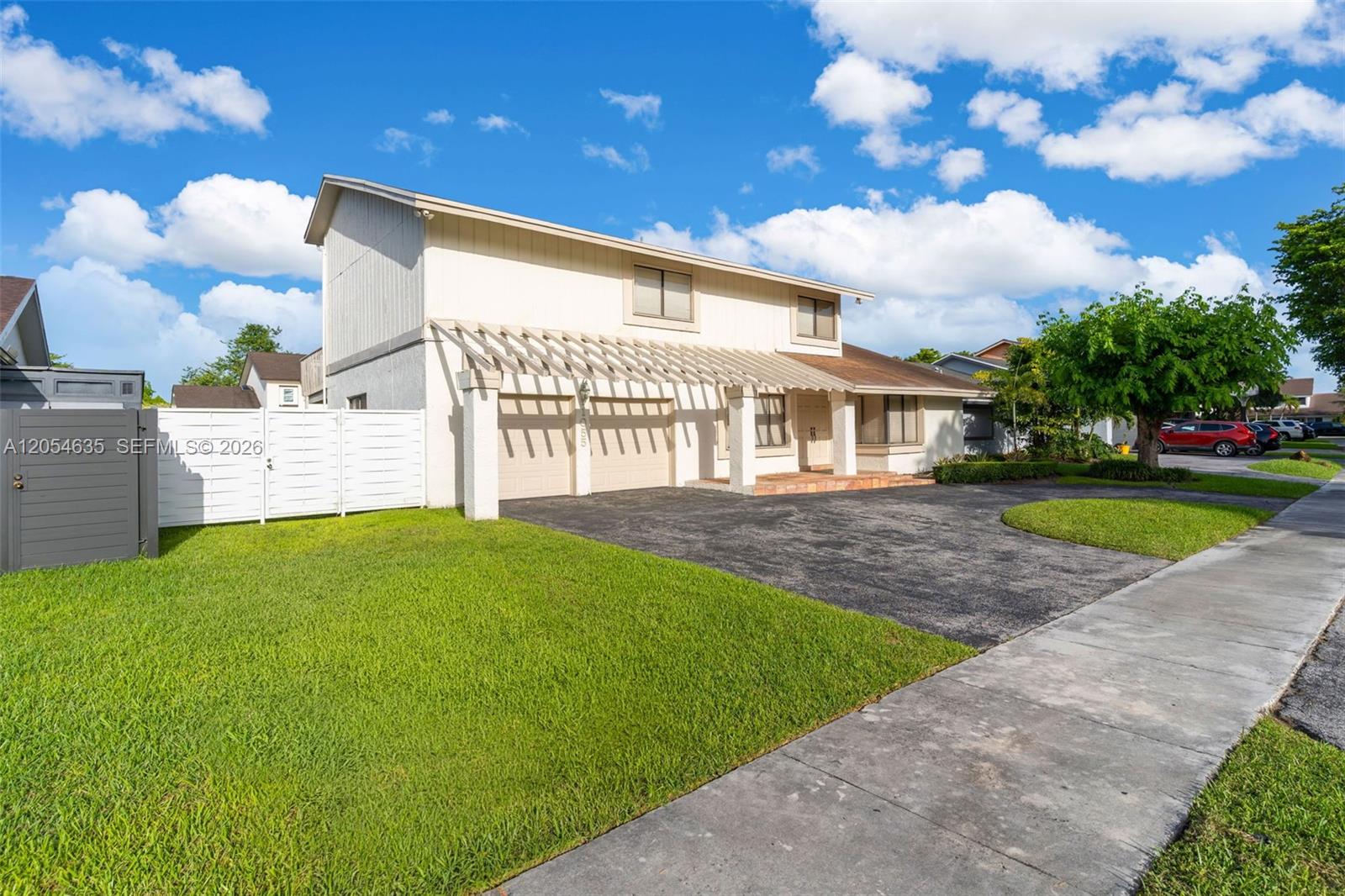 11055 SW 129th Ct — Photo 3