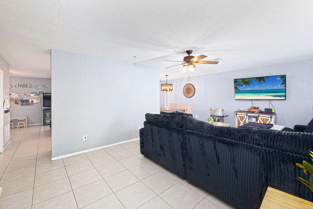 9411 NW 74TH Place — Photo 3