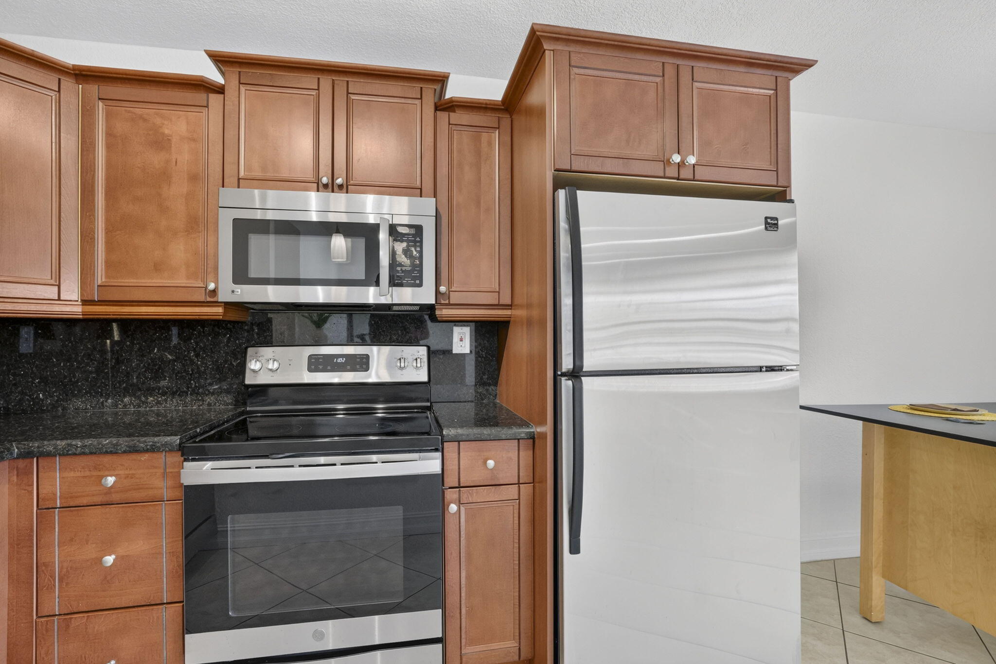 4051 NE 13TH Avenue NE # 3 — Photo 3