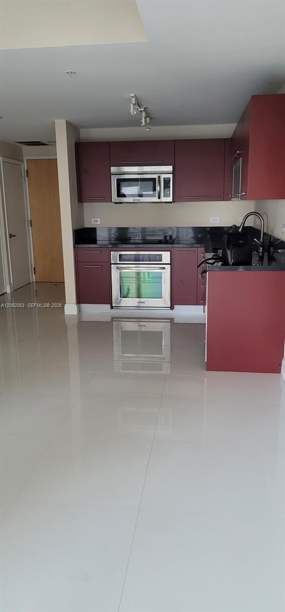 244 Biscayne Blvd # 652 — Photo 2