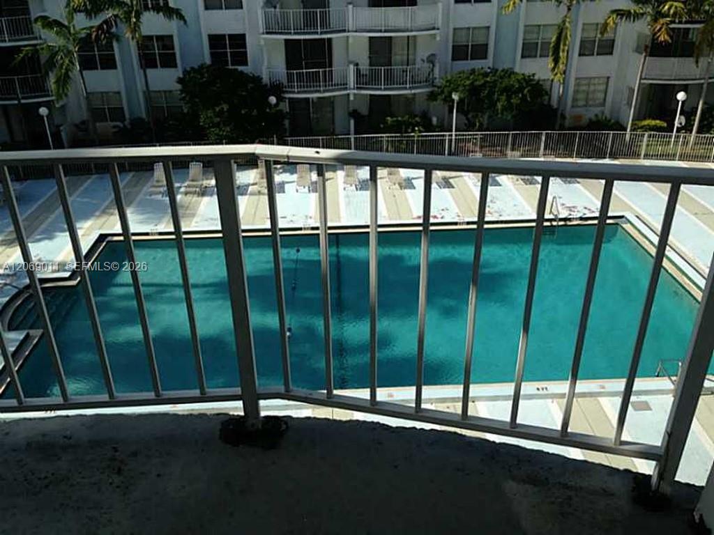 488 NW 165th St Rd # 614, Miami FL 33169