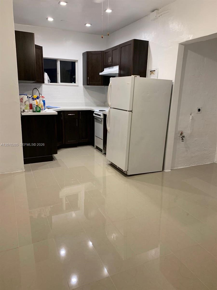 200 NW 34th Ave — Photo 4