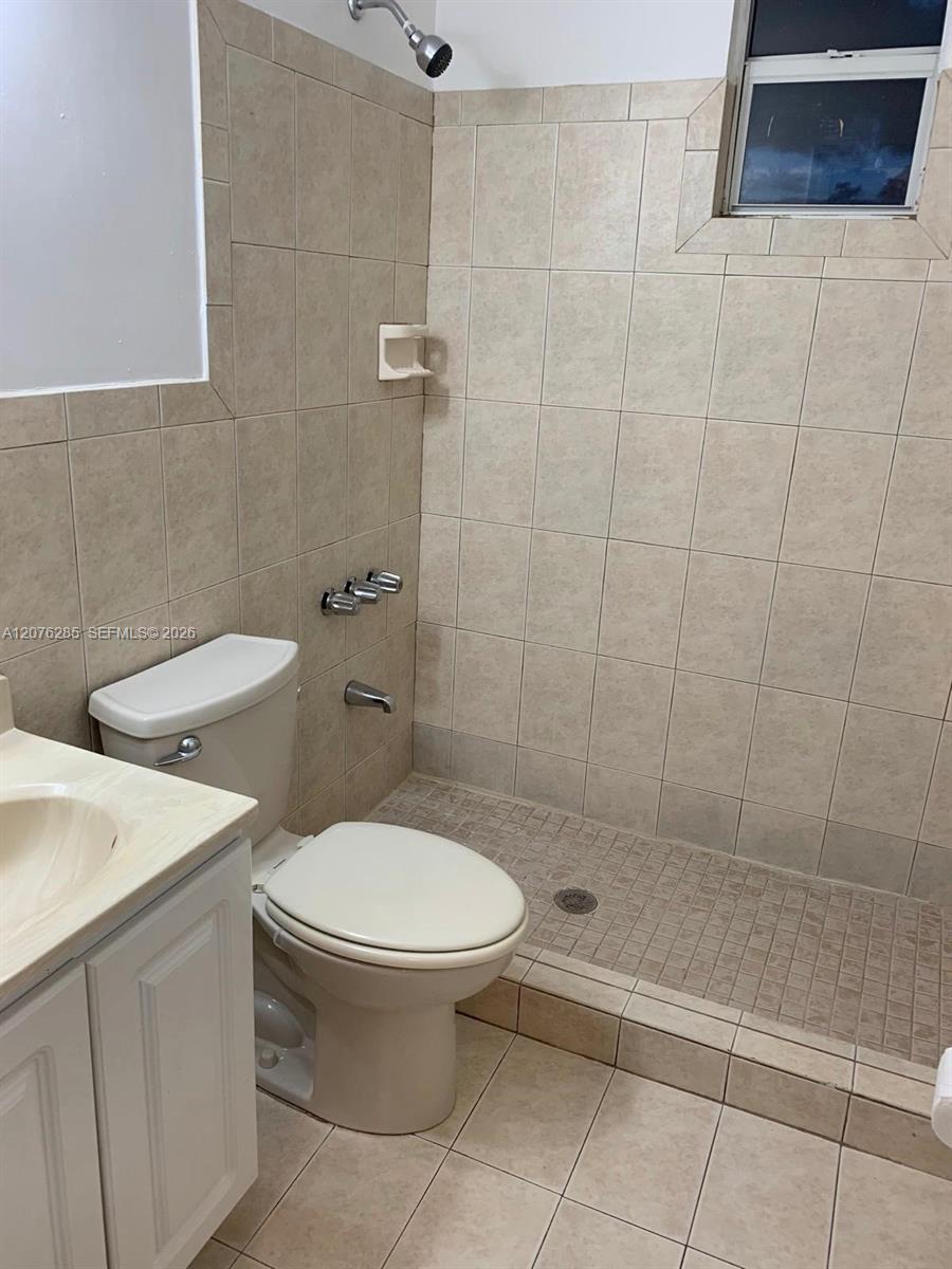 200 NW 34th Ave — Photo 5
