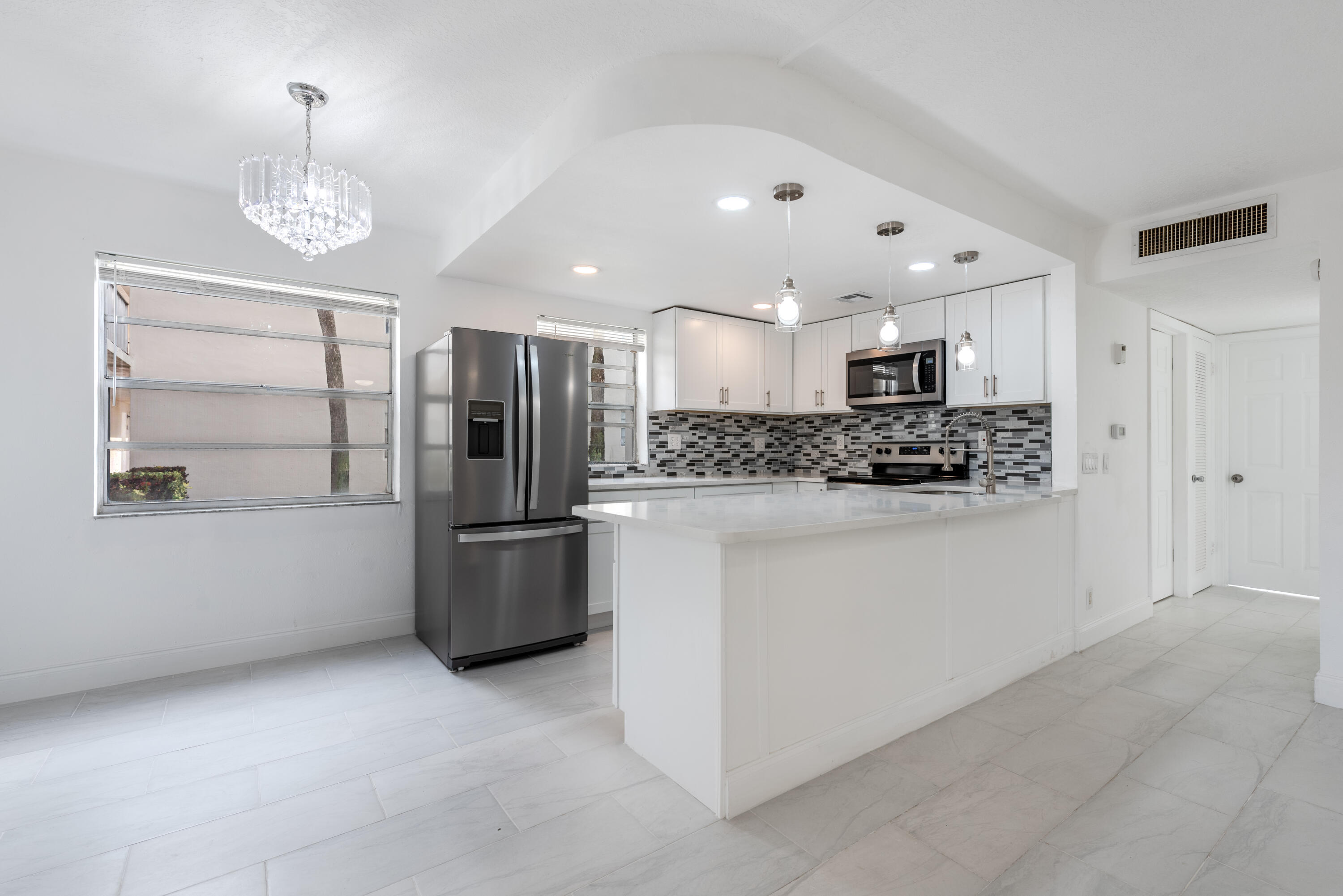 108 Normandy C Lane — Photo 3