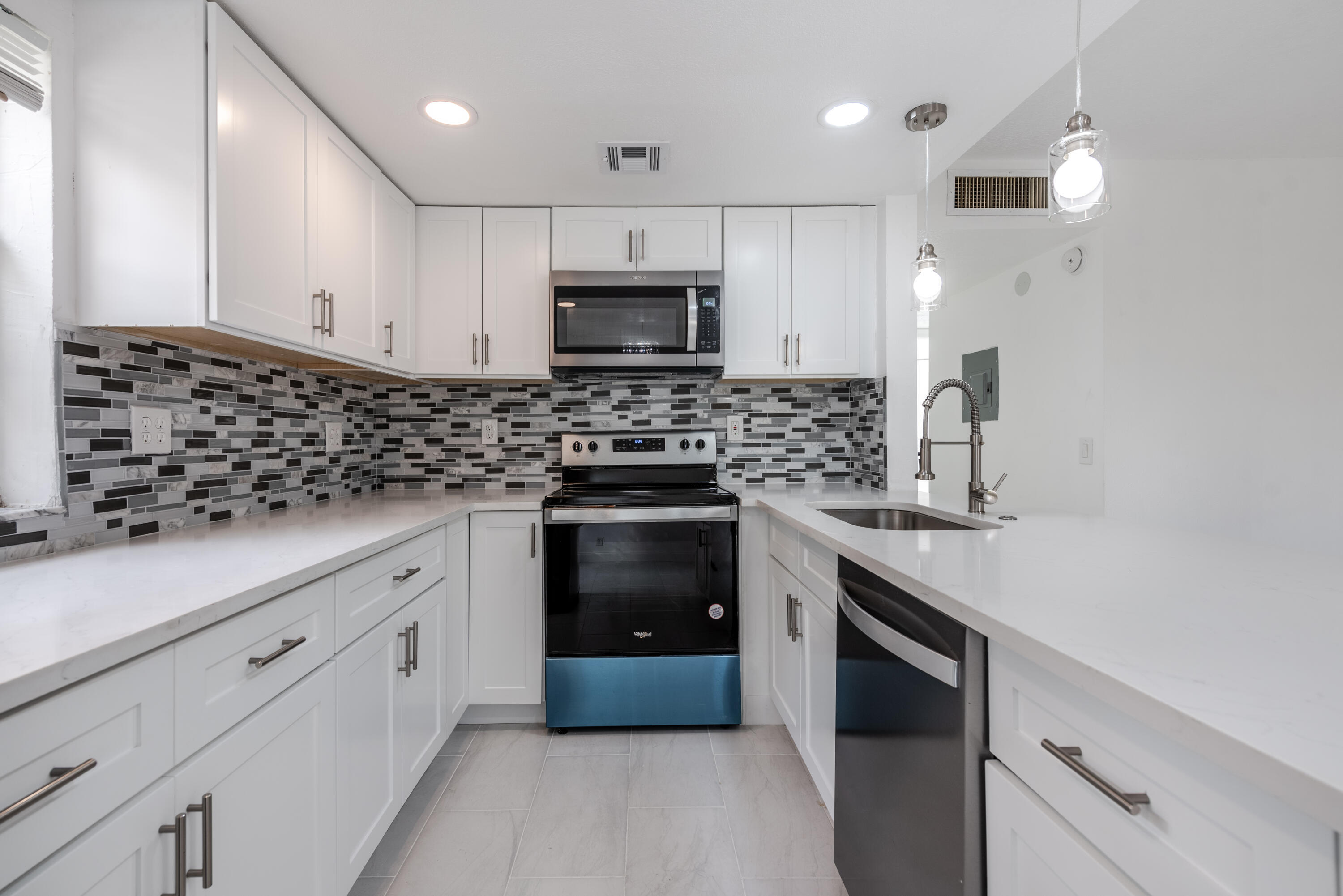 108 Normandy C Lane — Photo 5