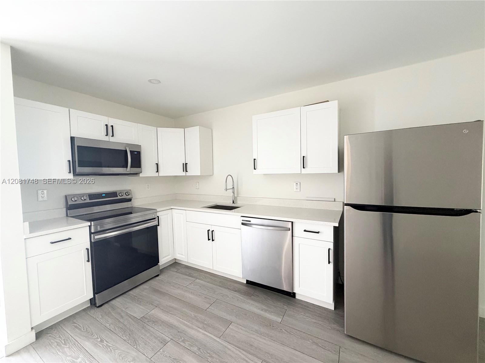 208 Meridian Ave # 6, Miami Beach FL 33139