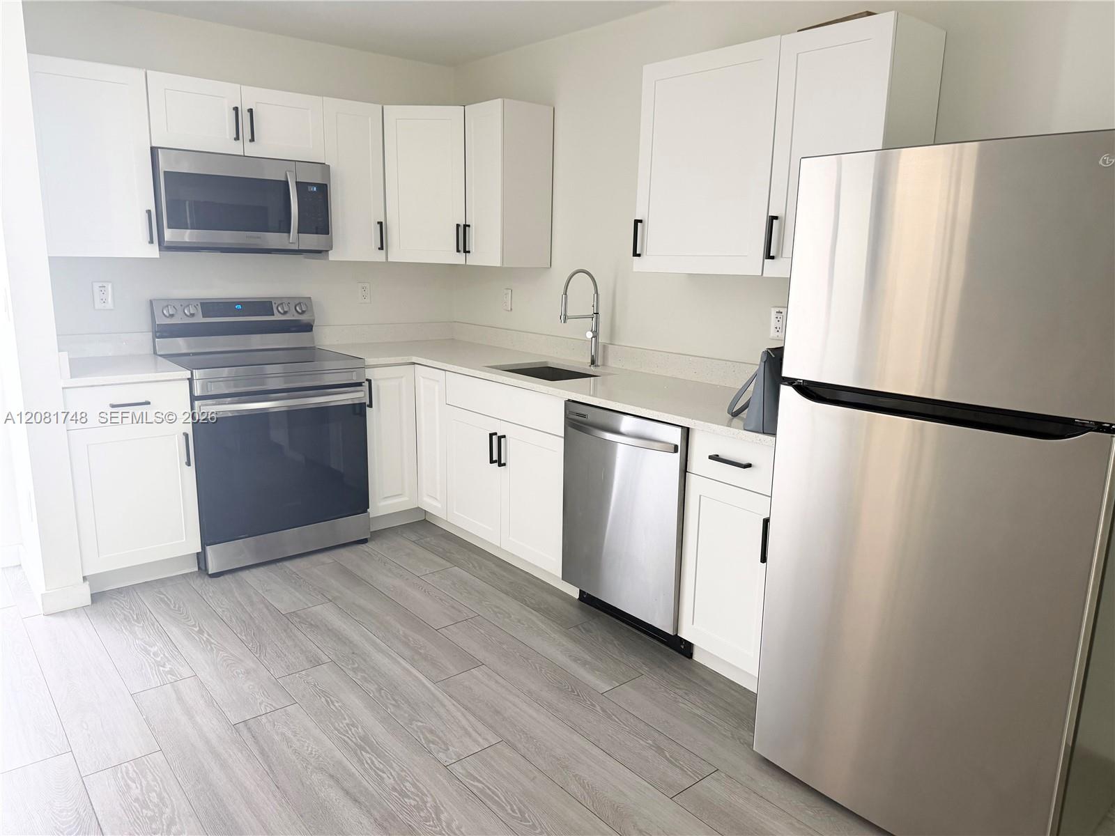 208 Meridian Ave # 6 — Photo 3