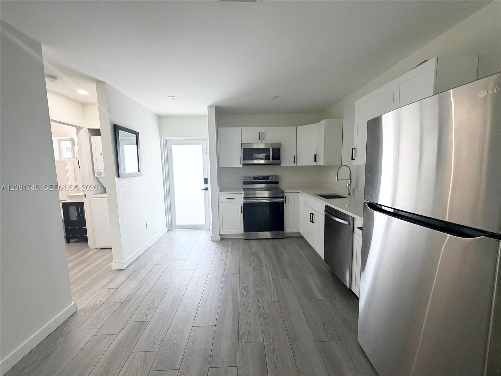 208 Meridian Ave # 6 — Photo 4