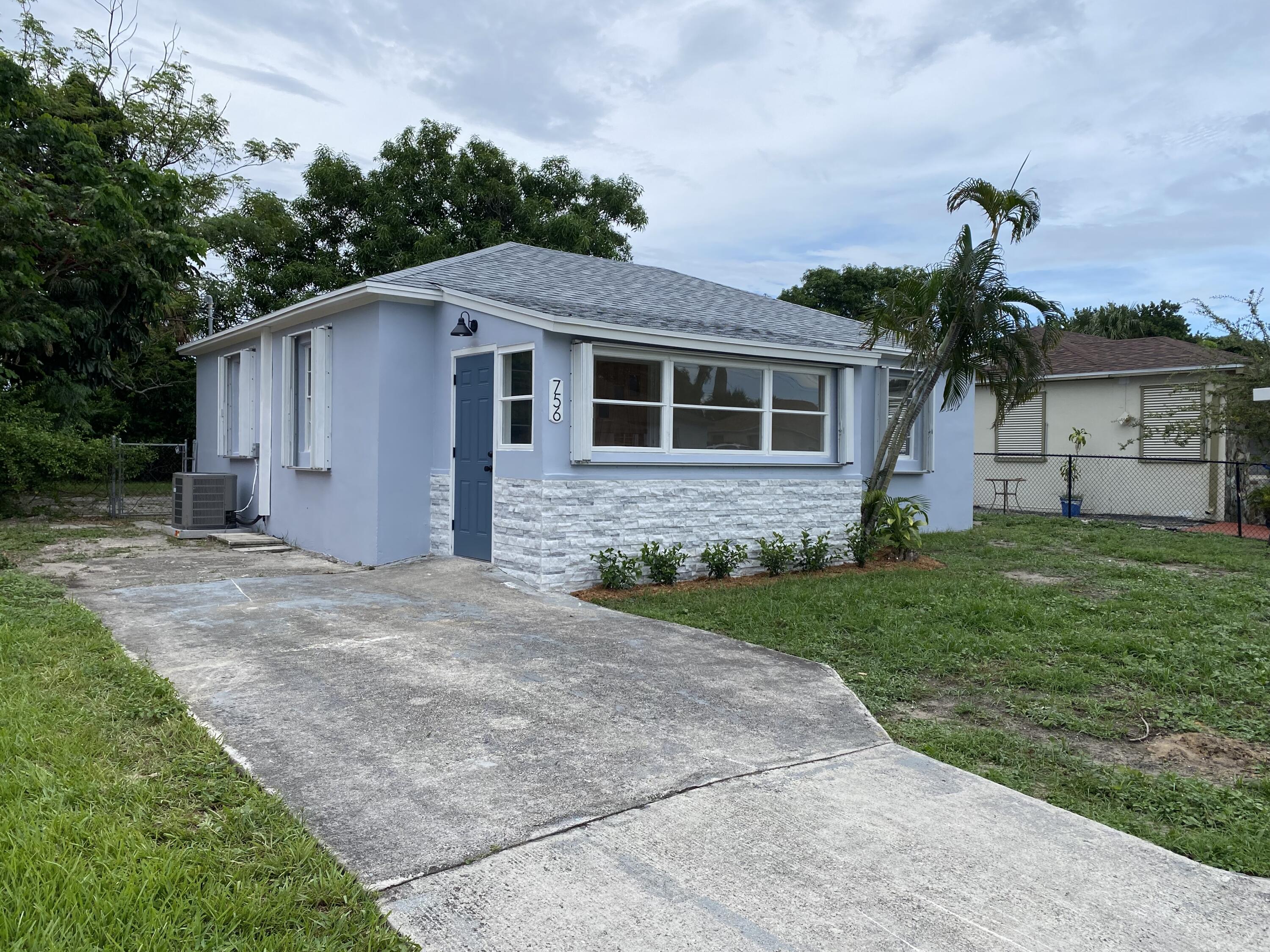 756 W 1ST Street — Photo 3