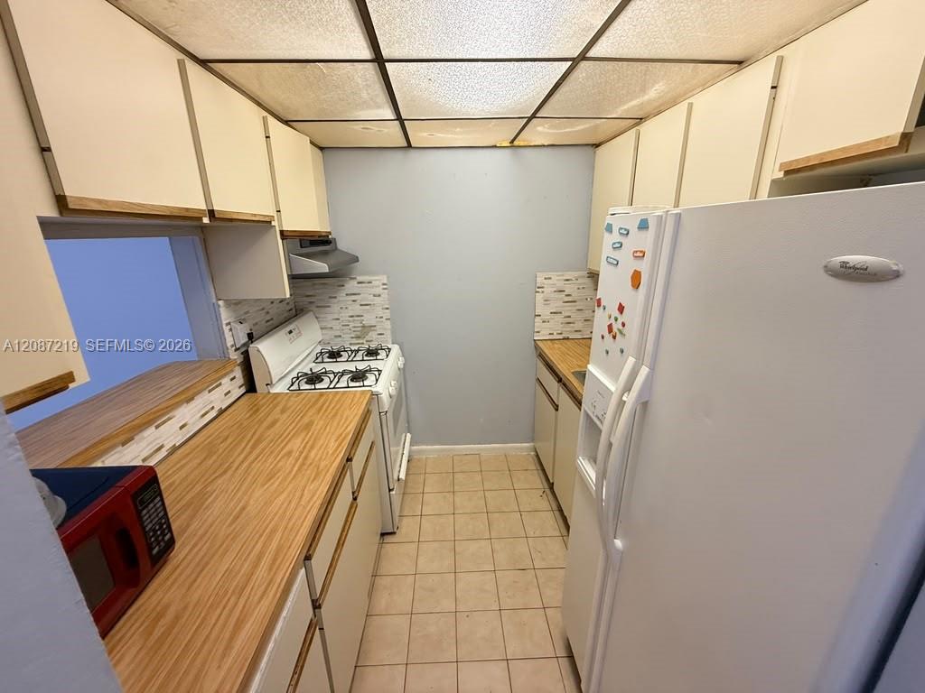 1255 W 53rd St # 309 — Photo 2