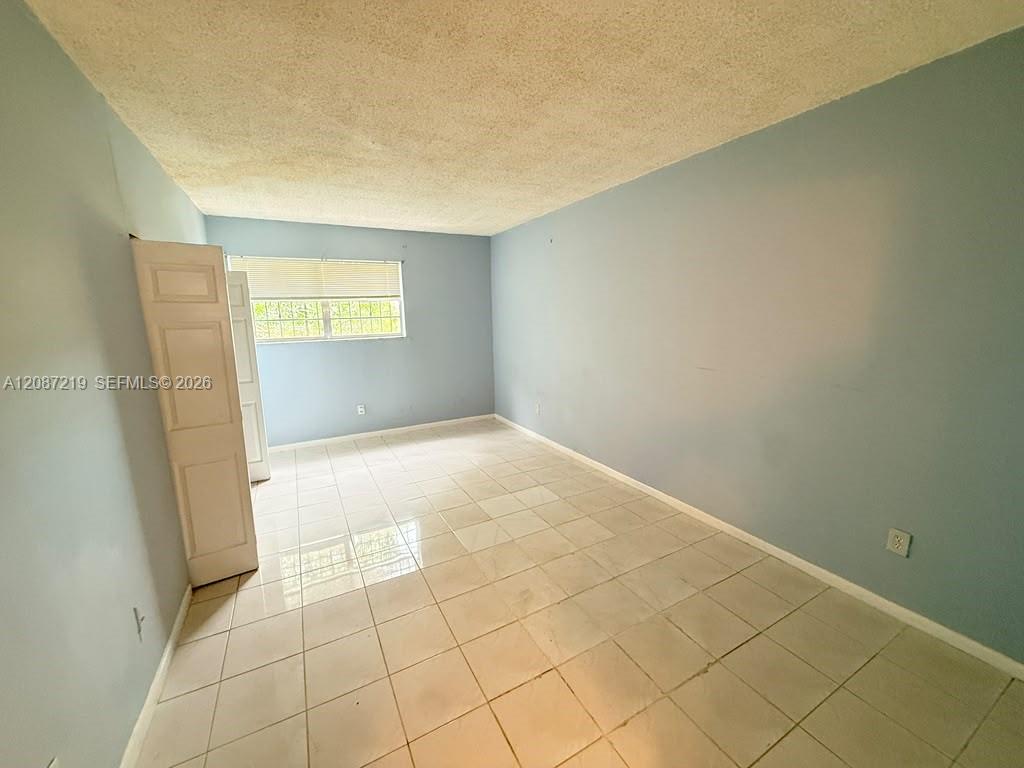 1255 W 53rd St # 309 — Photo 4
