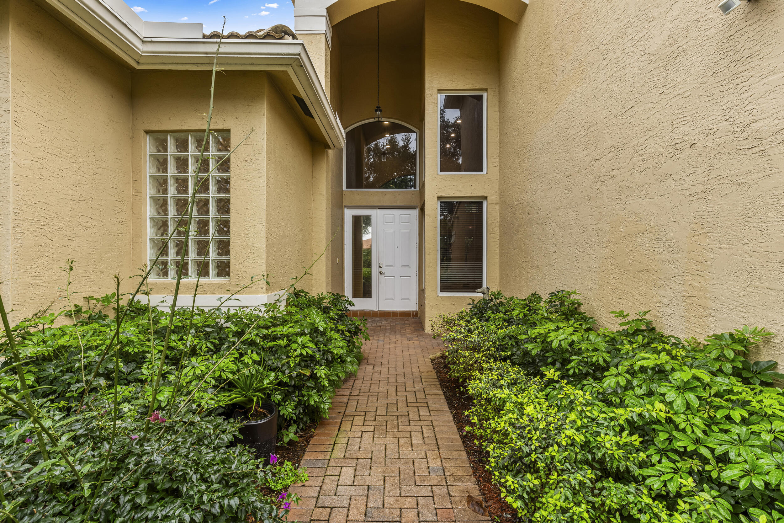 6966 Great Falls Circle — Photo 3