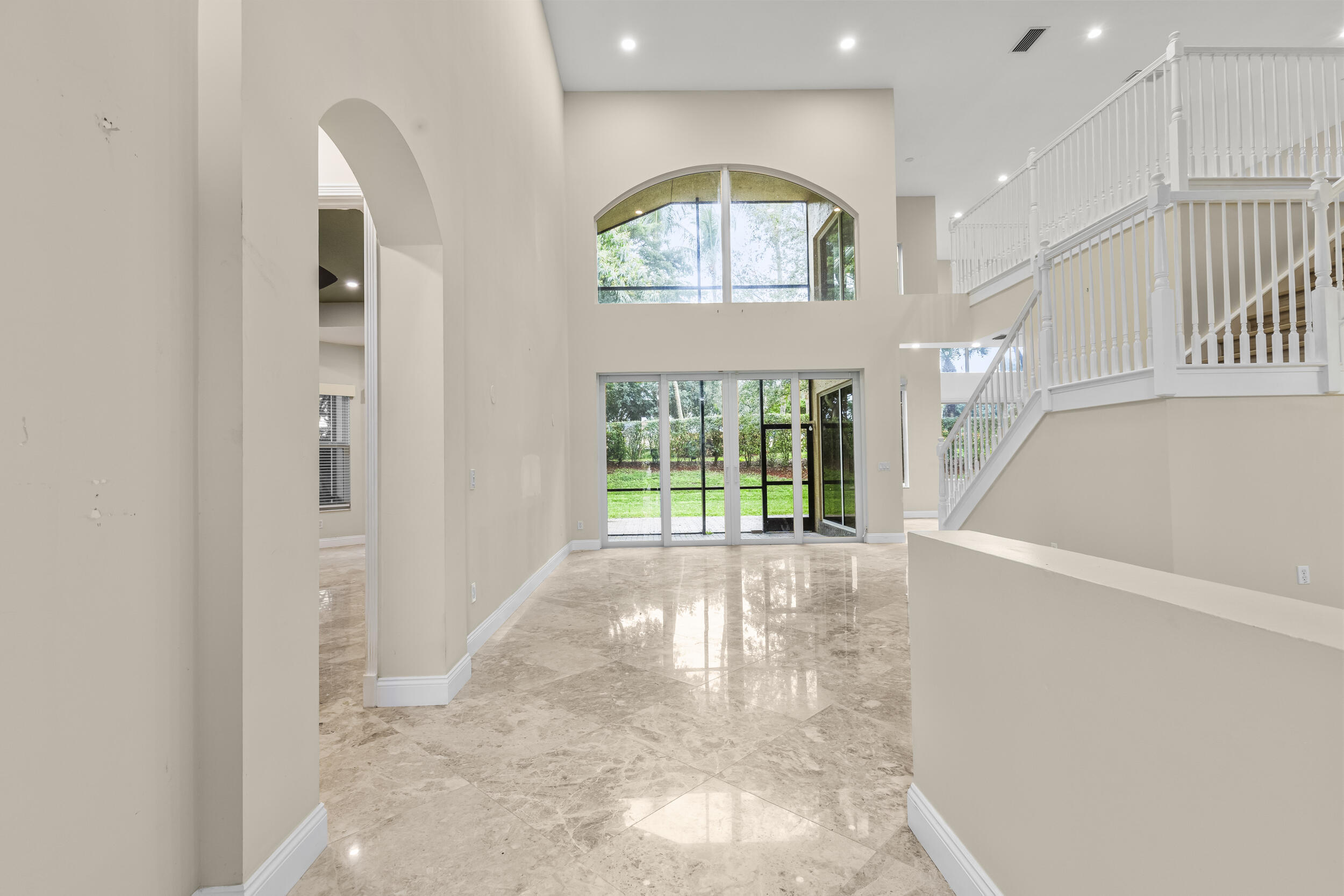 6966 Great Falls Circle — Photo 4